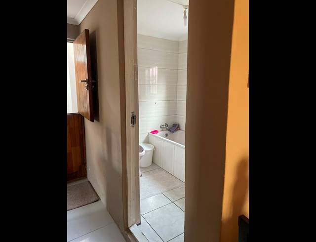 2 BEDROOM HOUSE FOR SALE IN KWAZAKHELE